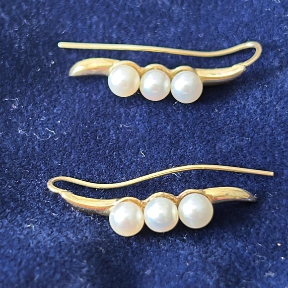 14Kt Gold Freshwater Pearls Ear Climber Crawler Earrings - Picture 3 of 8